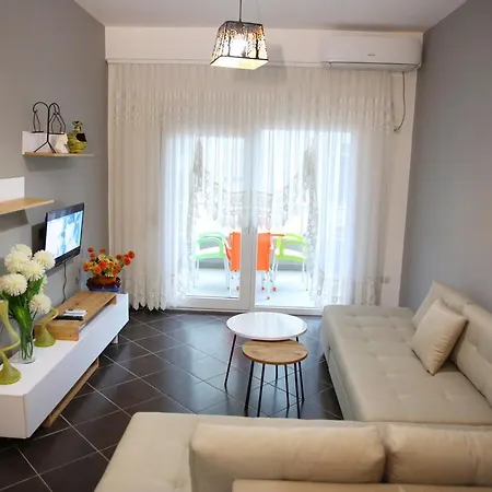 Promenade By Office Apartment *
